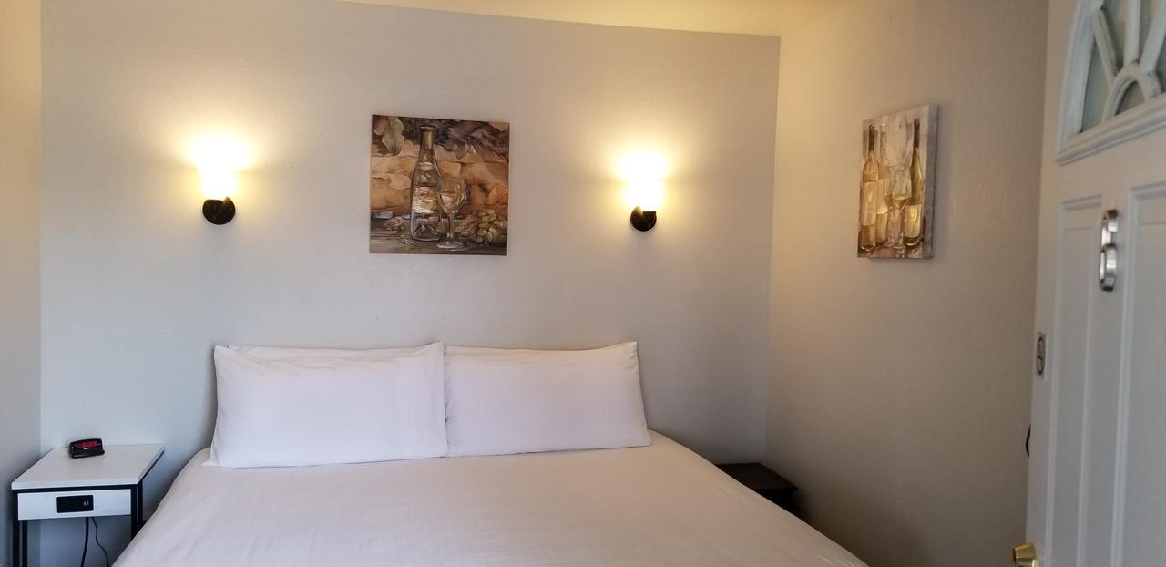 צ'לאן Deep Water Inn מראה חיצוני תמונה